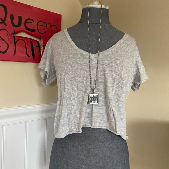 NWT - Twenty5A Women’s Cropped V-neck Top Size S - Picture 8 of 12